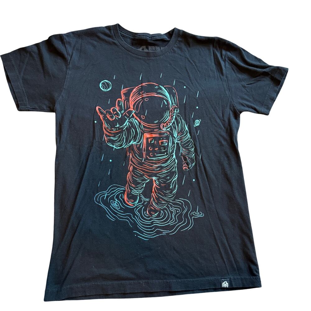 Into the Am Astro Pump TShirt Men’s size Small flex workout black tee PreOwned